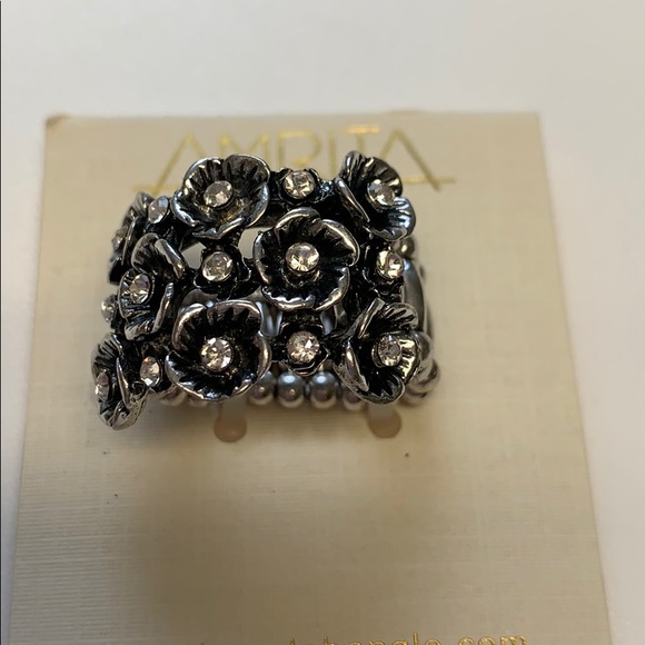 NWT Amrita Singh silver Australian crystal ring - Picture 2 of 3
